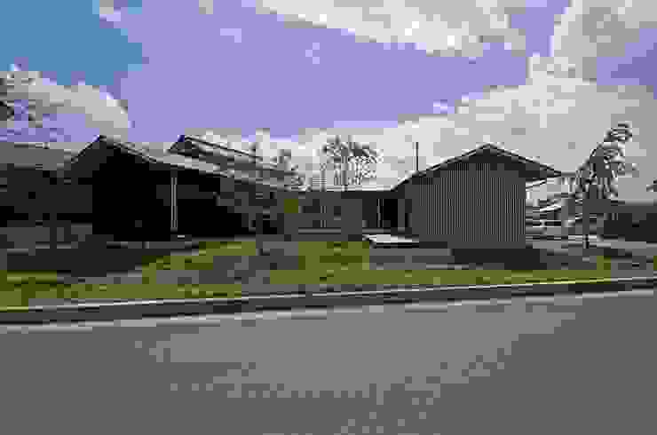 岡本和樹建築設計事務所 Moderne Häuser