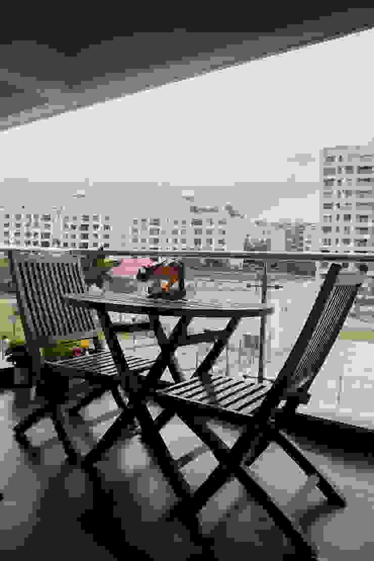 GALLERY BALCONY decorMyPlace Modern balcony, veranda & terrace Wood balcony wooden chair