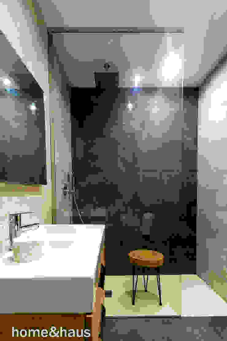 Reportaje fotográfico en piso reformado en Granada, Home & Haus | Home Staging & Fotografía Home & Haus | Home Staging & Fotografía Modern Bathroom White
