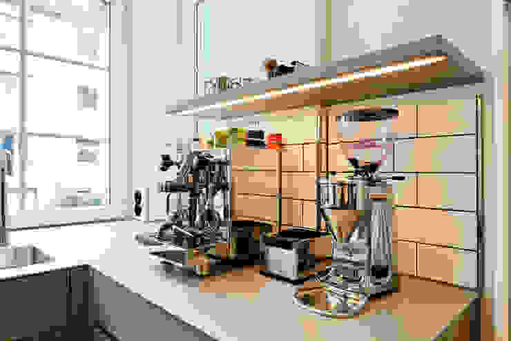 Küchengeräte Klocke Möbelwerkstätte GmbH Moderne Küchen Chrom,Style,kaffeeecke,edelstahl,küche,grau,Küchenutensilien