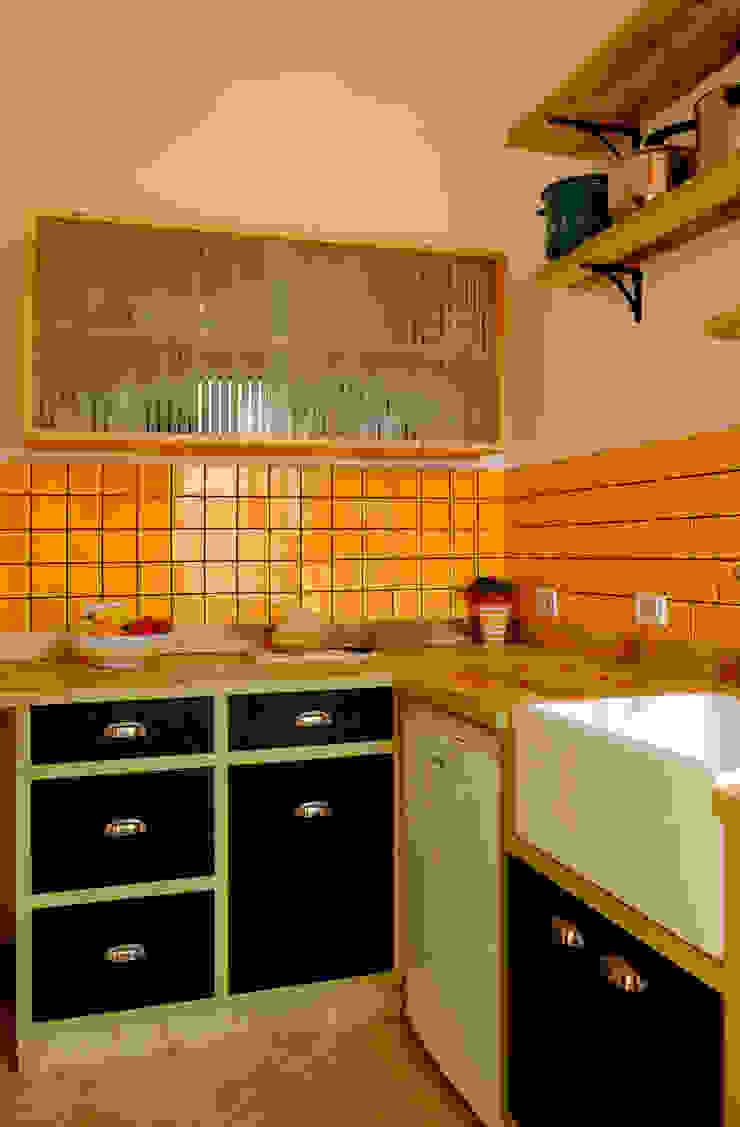 VALERIA'S KITCHEN Relic Interiors kitchens and furniture Kitchen