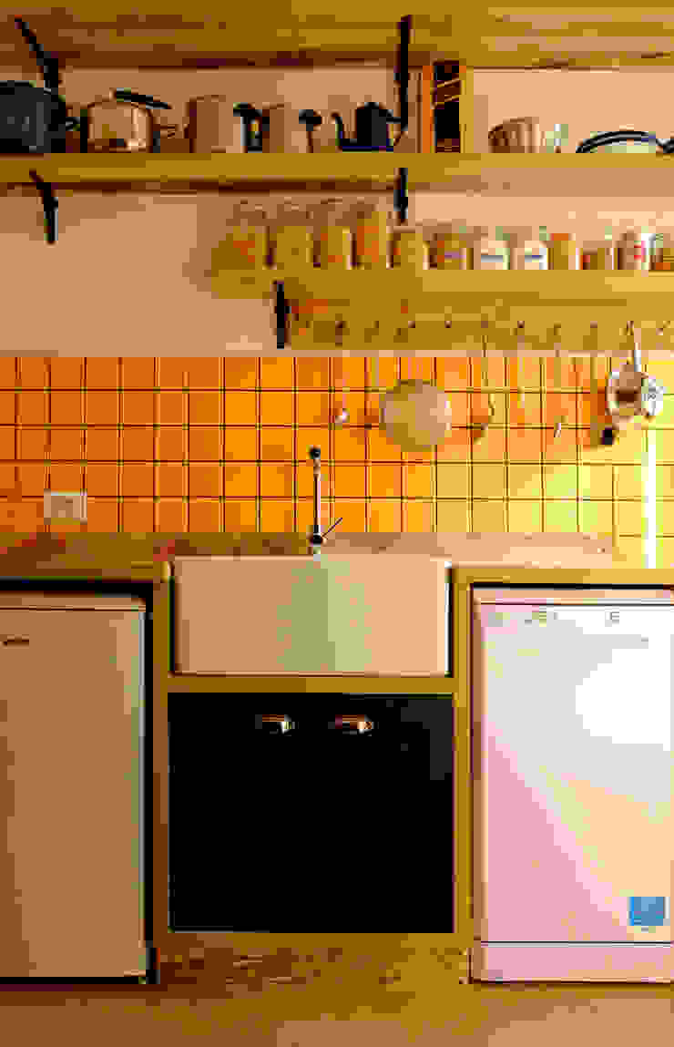 VALERIA'S KITCHEN Relic Interiors kitchens and furniture Kitchen