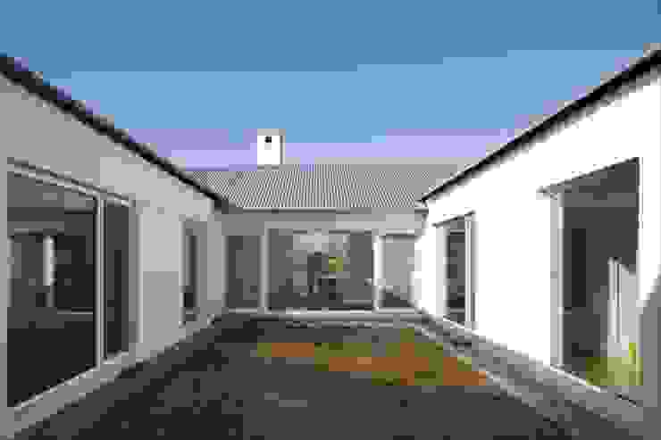 farmers house (house) by (aoa architects) Азатський