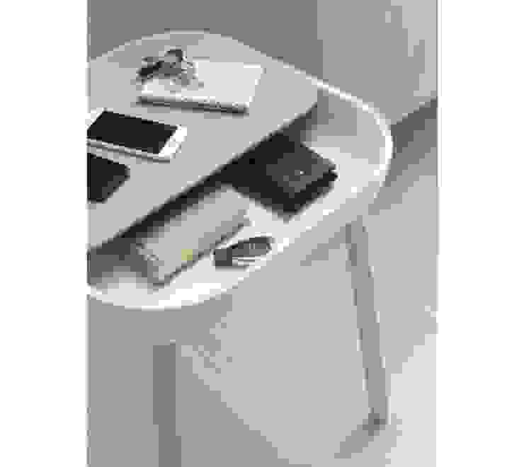 Retro App Table – White and Sand Style Our Home Ltd モダンデザインの ダイニング テーブル