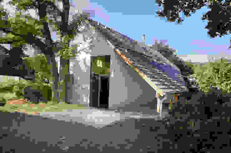Einzigartiger Blickfang: Einfamilienhaus Schöne Aussicht, Planungsgruppe Korb GmbH Architekten & Ingenieure Planungsgruppe Korb GmbH Architekten & Ingenieure Rumah Modern Kayu White