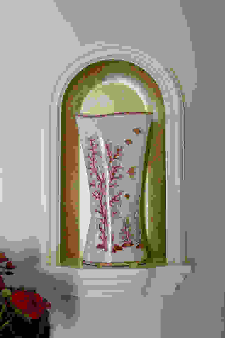 Caribbean Dream - Niche Detail Lorna Gross Interior Design Classic corridor, hallway & stairs