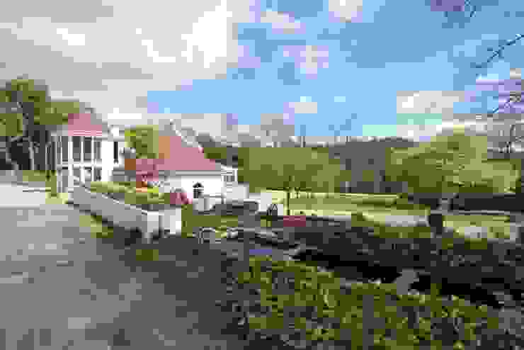 Draethen Farm House Conversion Smarta Taman Gaya Country