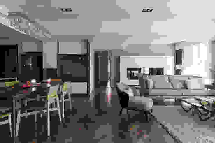 賀澤室內設計 HOZO_interior_design 隨意取材風玄關、階梯與走廊 根據 賀澤室內設計 HOZO_interior_design 隨意取材風