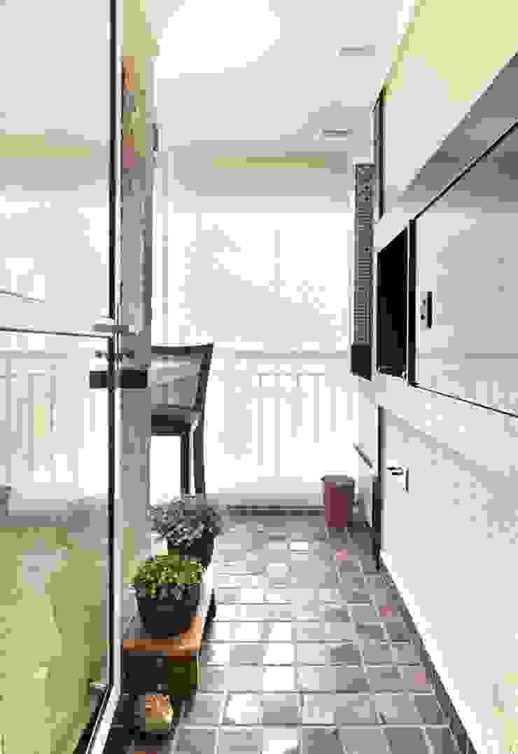 Apto em Santo André Espaço Alessandra Luz Casa & Jardim Varandas, alpendres e terraços ecléticos