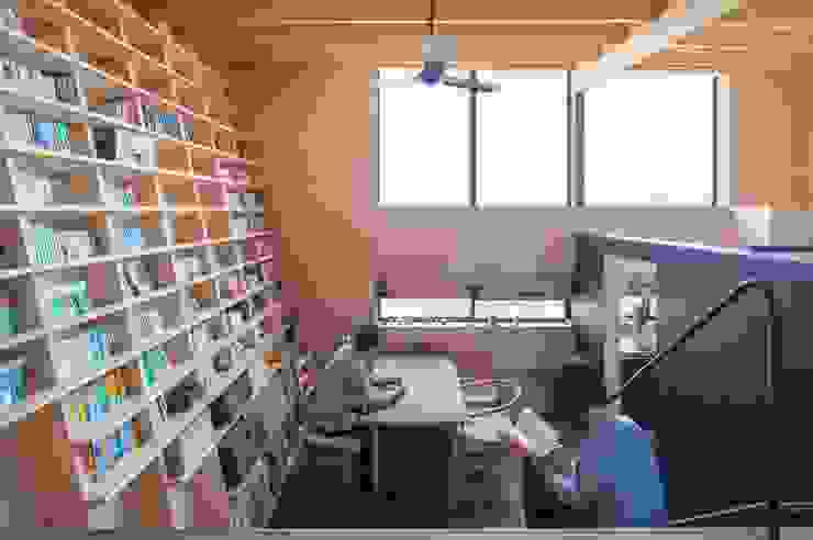 本の家に住みたい 生活の中心にある本棚５選 Homify