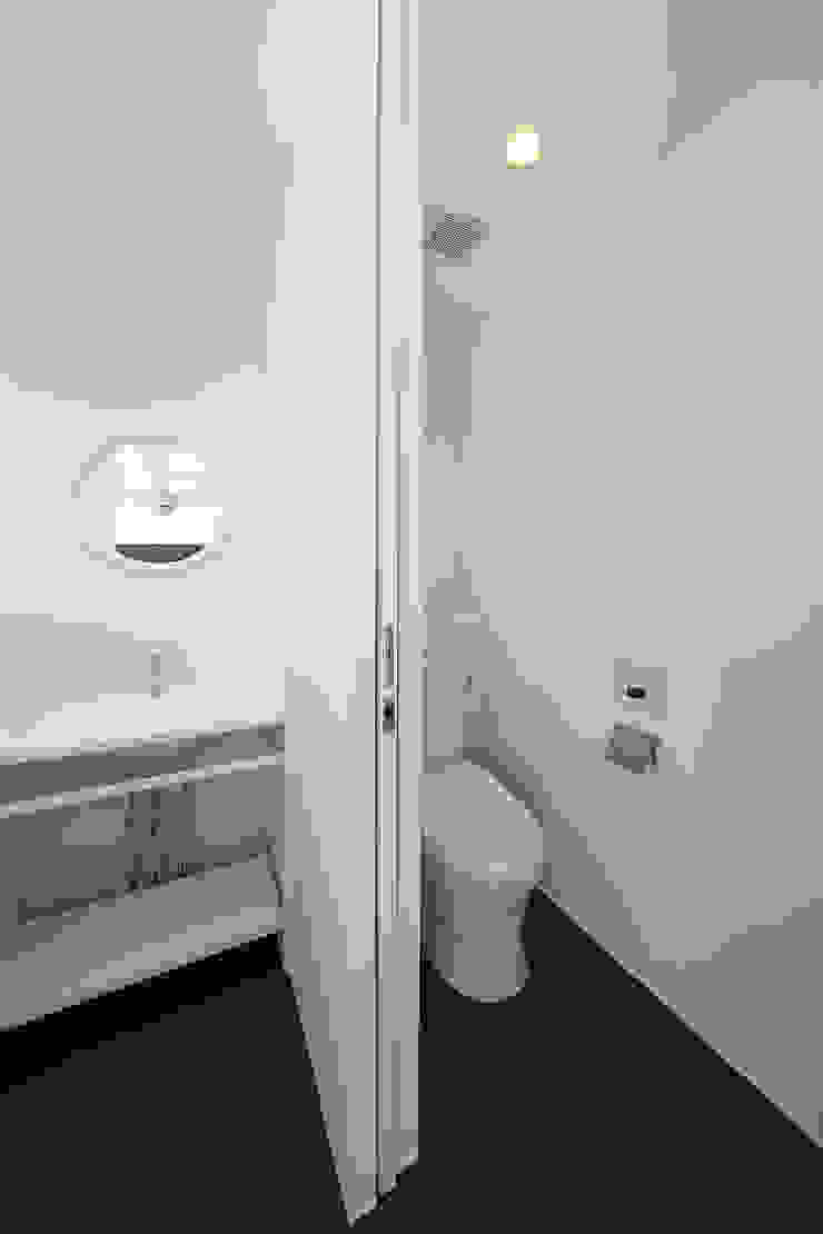 洗面・トイレ ㈱ライフ建築設計事務所 モダンスタイルの お風呂
