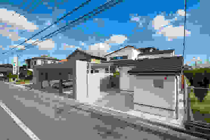 広い敷地を生かした奥行きのある家 Homify 広い敷地を生かした奥行きのある家 Homify