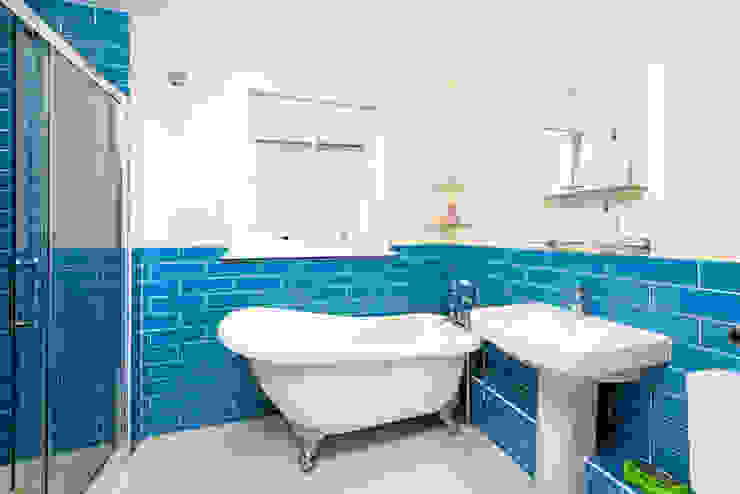 Bathroom dwell design Modern bathroom