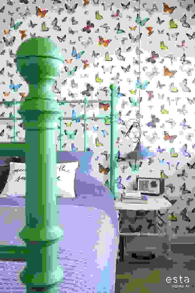 vliesbehang vlinders kleurrijk ESTAhome.nl Rustieke muren & vloeren Groen behang,vlinders,vrolijk,kleurrijk,meisjeskamer,slaapkamer,brocante,lief,estahome,Behang