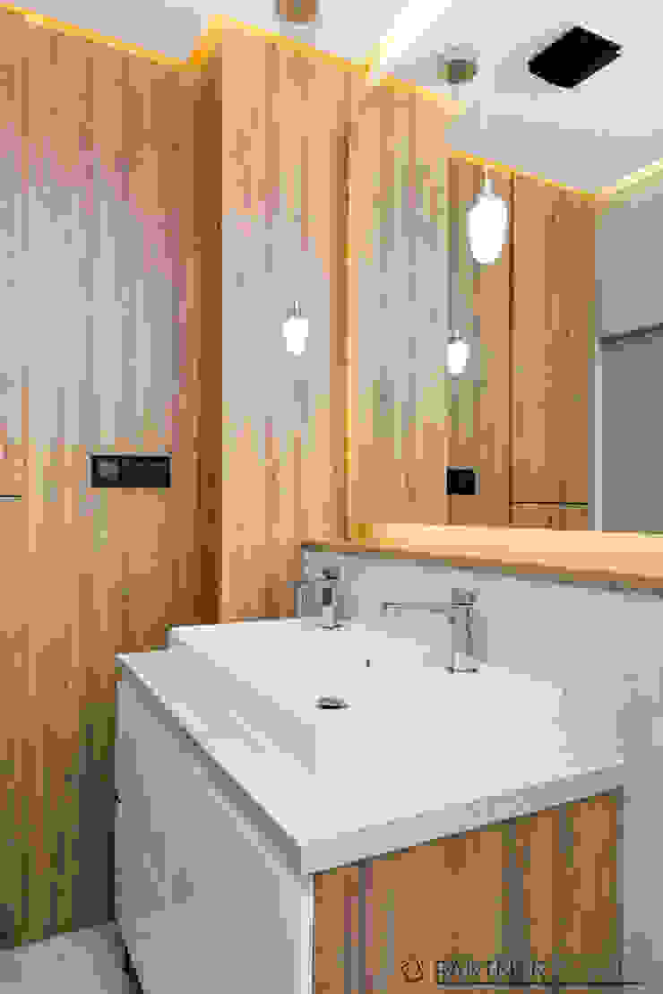 Casas de banho modernas por Q2Design Moderno