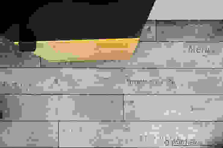 Paredes e pisos modernos por Q2Design Moderno