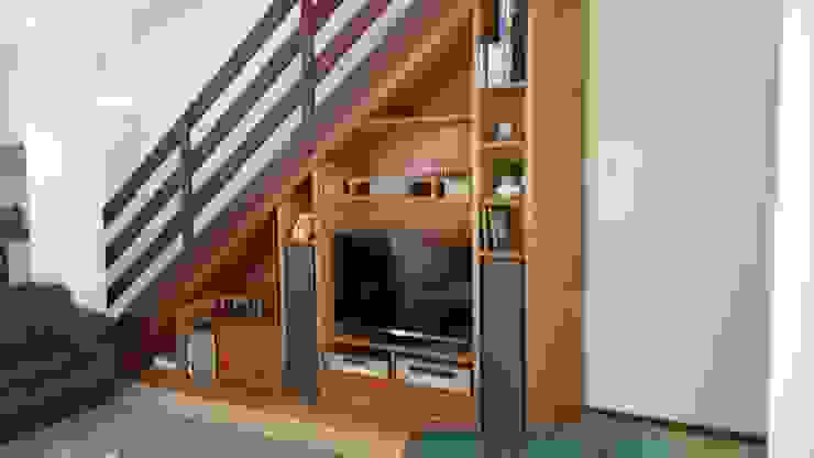 Staircase tv unit SCD Group Classic style corridor, hallway and stairs Wood Wood effect