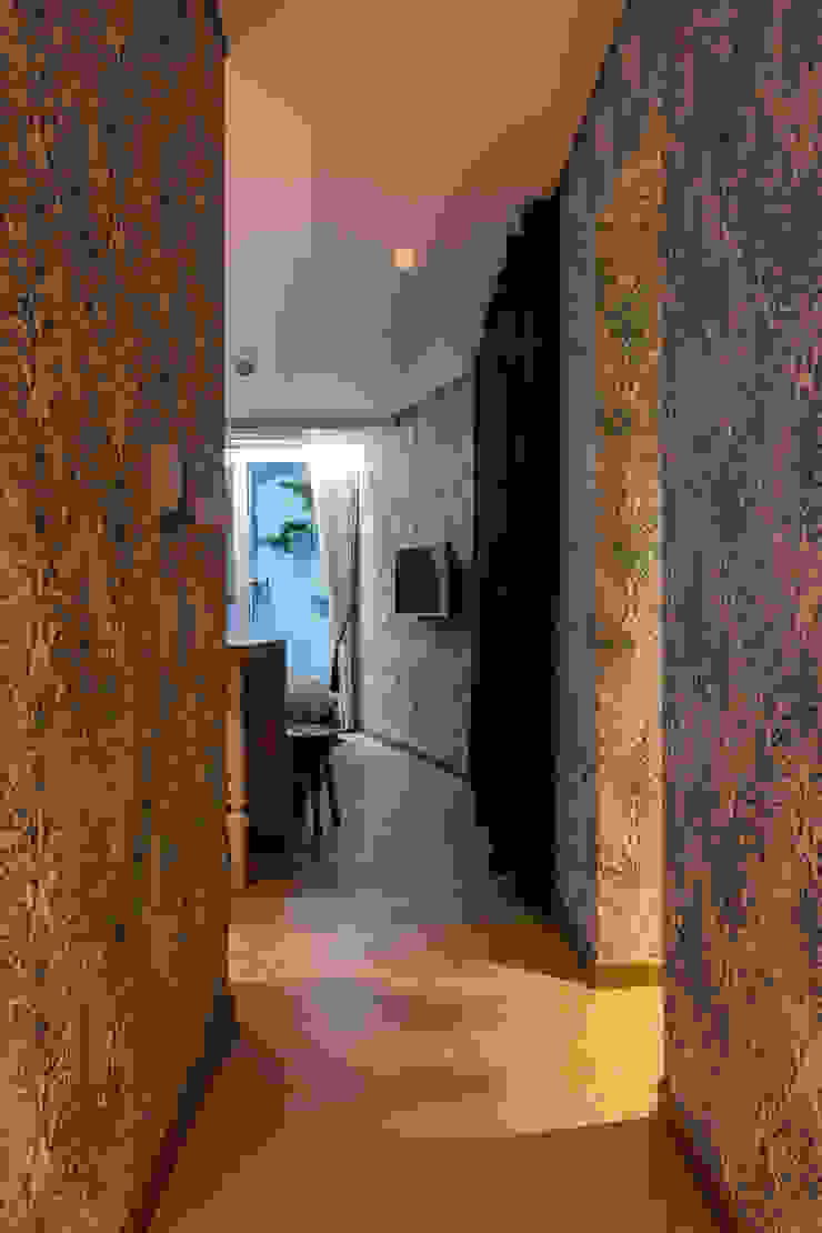 tuneplanning Modern Corridor, Hallway and Staircase