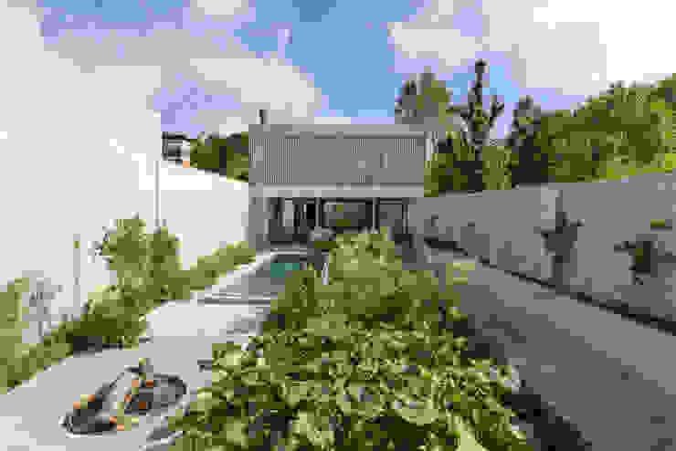 BAM! arquitectura Modern houses Concrete Grey
