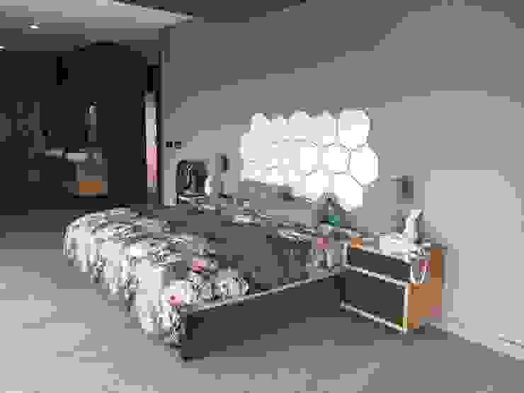 House Verster - Johannesburg , Graftink Interior and Architectural Design Studio Graftink Interior and Architectural Design Studio Moderne Schlafzimmer