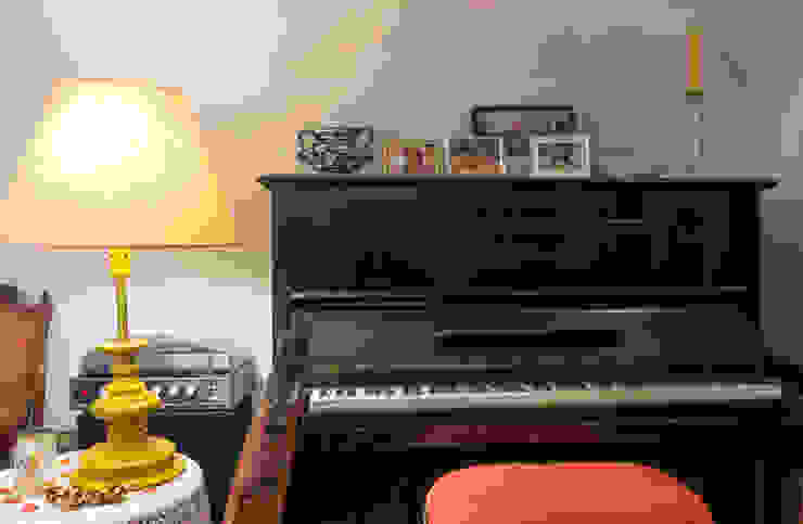 Baita L'Antica s.a.s. Moderne Wohnzimmer