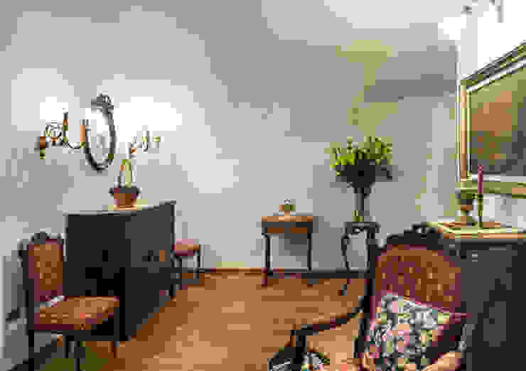 Baita L'Antica s.a.s. Moderne Wohnzimmer