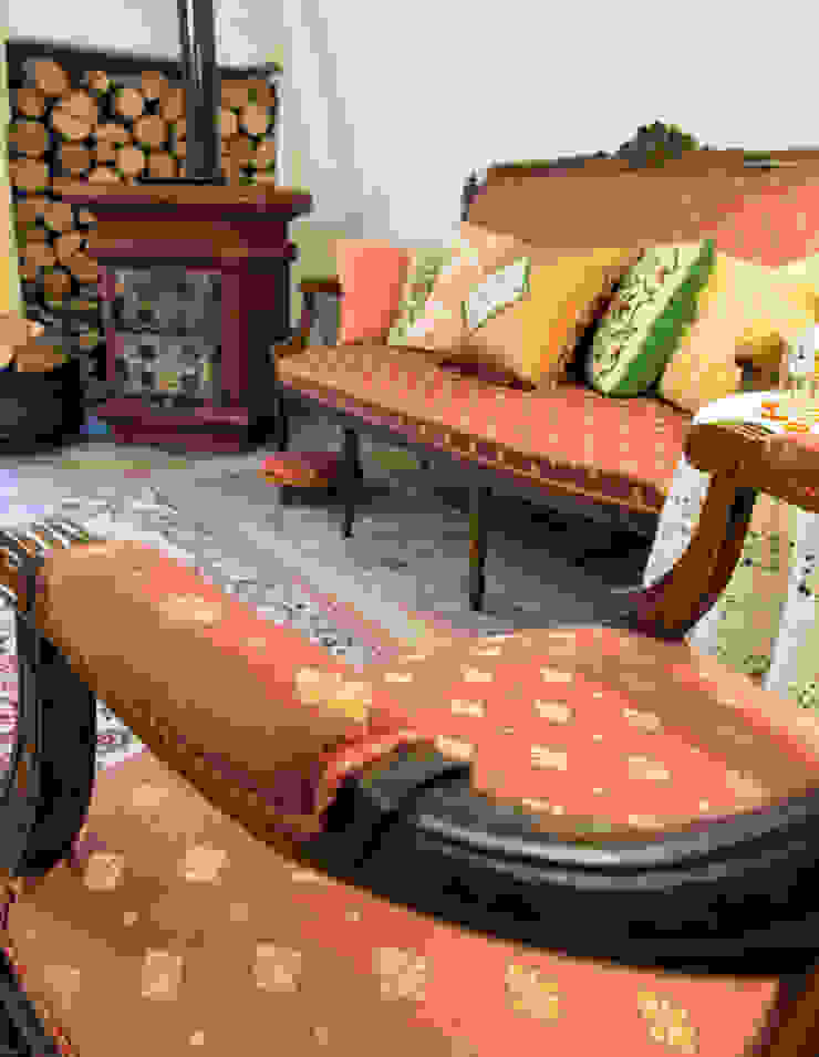 Baita L'Antica s.a.s. Moderne Wohnzimmer
