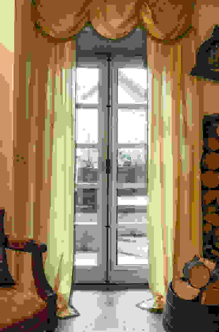 Baita L'Antica s.a.s. Moderne Fenster & Türen