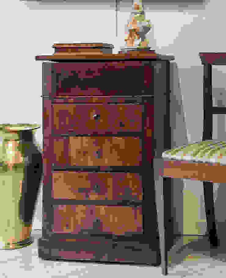 Baita L'Antica s.a.s. Moderne Wohnzimmer