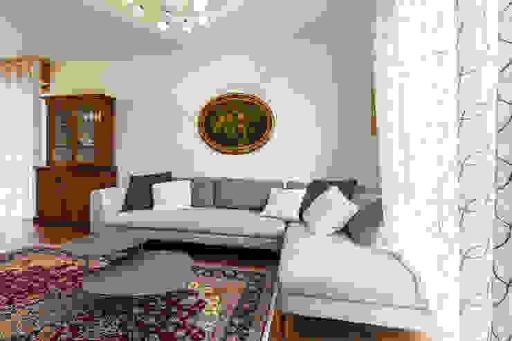 Ristrutturazione Appartamento Trieste, Elia Falaschi Fotografo Elia Falaschi Fotografo Classic style living room
