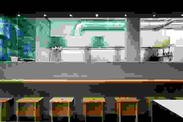 Jackie Su Restaurant by RAUMINRAUM Asiatische Gastronomie von rauminraum Asiatisch