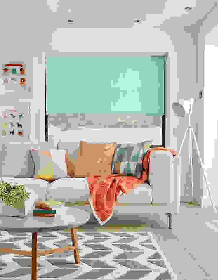 Mint Green Living Room Roller Blinds English Blinds モダンデザインの リビング テキスタイル 緑 アクセサリー＆デコレーション