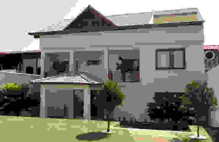 Rústica por dentro: veja o interior dessa casa no Rio de Janeiro! | homify