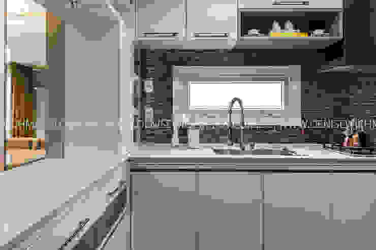 Modern kitchen by Treez Arquitetura+Engenharia Modern Quartz