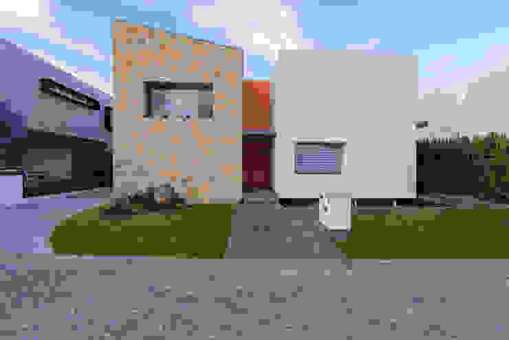 espacio NUEVE CERO UNO Modern home Stone Beige