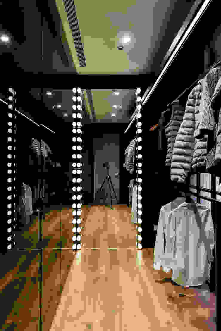 釩星空間設計 Industriale Ankleidezimmer