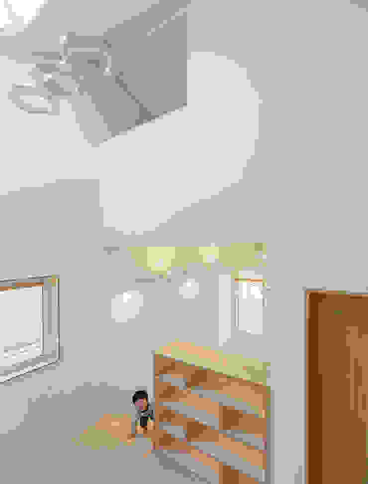 소하 건축사사무소 SoHAA Коридор, прихожая и лестница в модерн стиле