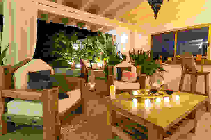 Home Staging en villa de alquiler vacacional, Home & Haus | Home Staging & Fotografía Home & Haus | Home Staging & Fotografía Asiatischer Balkon, Veranda & Terrasse Mehrfarbig
