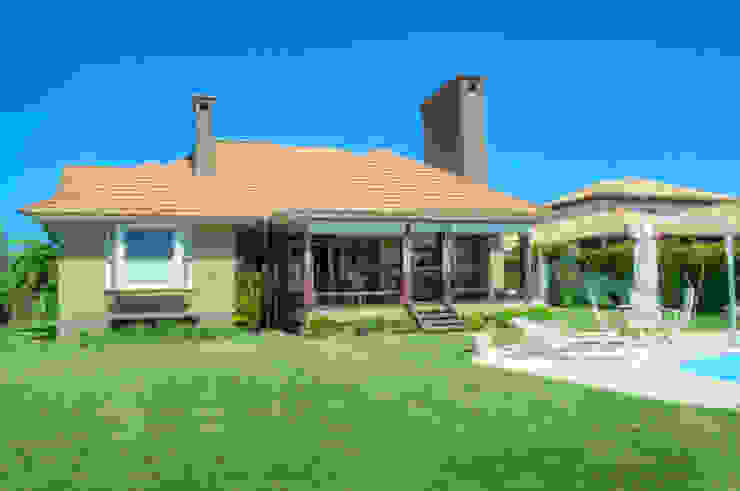Casa De Fazenda Tem Cozinha Moderna E Espacosa Homify