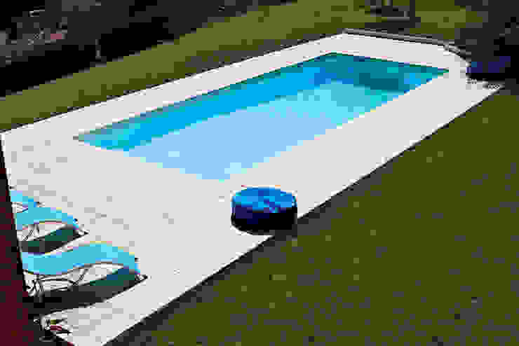 Pavimento Bracara Fabistone Piscinas modernas Água,Azul,Retângulo,Azure,Construção,Piscina,Plantar,Móveis de exterior,Sombra,Grama