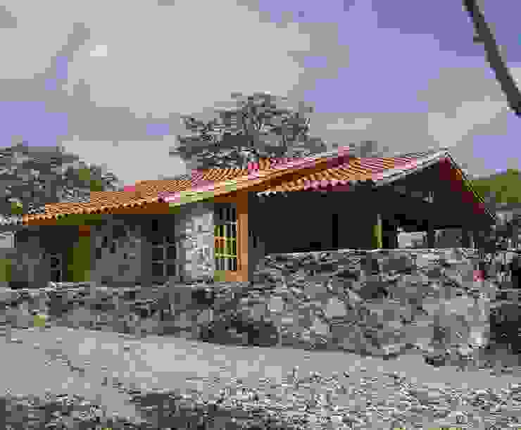 Casas y cabañas de Madera -GRUPO CONSTRUCTOR RIO DORADO (MRD-TADPYC) บ้านและที่อยู่อาศัย
