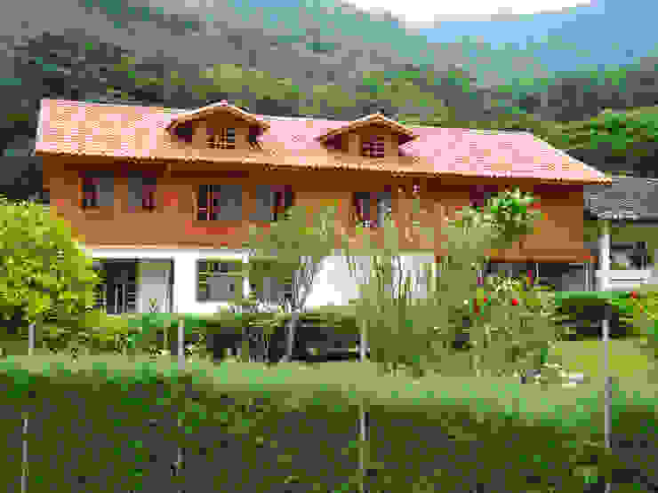 Casas y cabañas de Madera -GRUPO CONSTRUCTOR RIO DORADO (MRD-TADPYC) บ้านและที่อยู่อาศัย