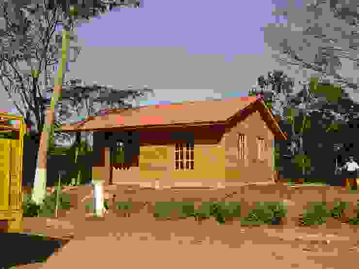 Casas y cabañas de Madera -GRUPO CONSTRUCTOR RIO DORADO (MRD-TADPYC) ห้องทำงาน/อ่านหนังสือ