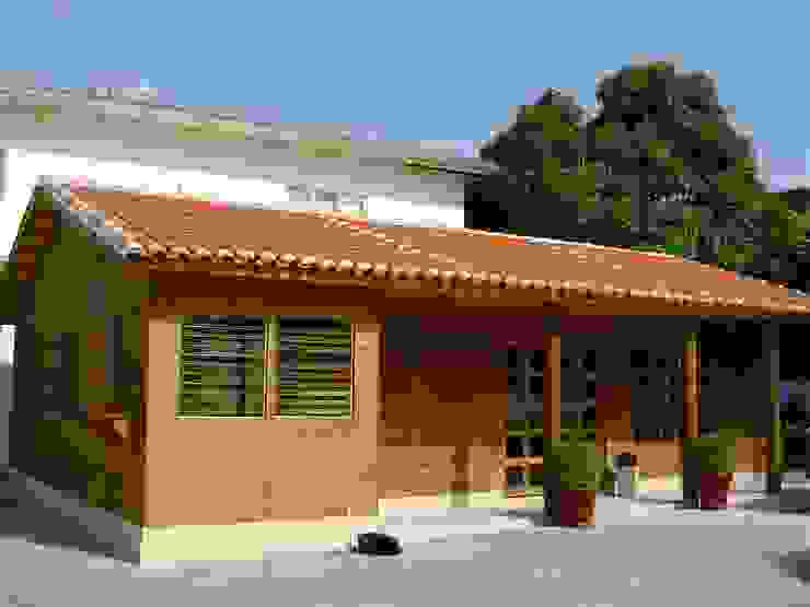 Casas y cabañas de Madera -GRUPO CONSTRUCTOR RIO DORADO (MRD-TADPYC) ห้องทำงาน/อ่านหนังสือ