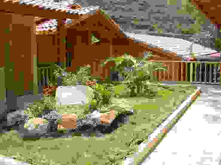 Casas y cabañas de Madera -GRUPO CONSTRUCTOR RIO DORADO (MRD-TADPYC) ห้องทำงาน/อ่านหนังสือ
