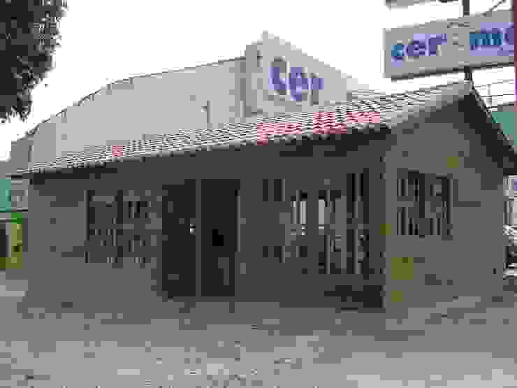 Casas y cabañas de Madera -GRUPO CONSTRUCTOR RIO DORADO (MRD-TADPYC) ห้องทำงาน/อ่านหนังสือ
