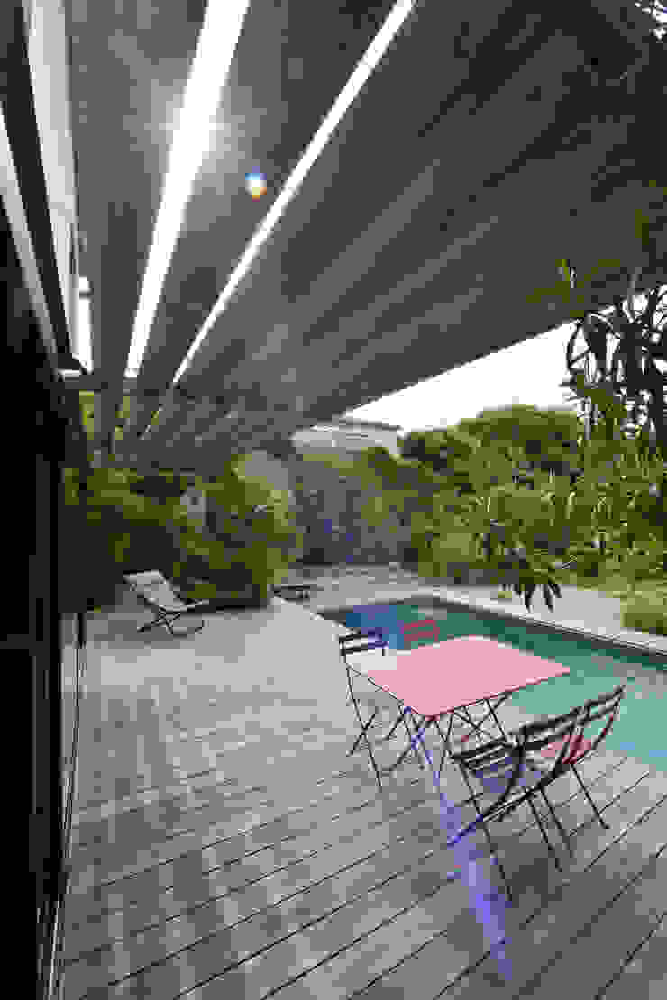 Réinvention / Sanary / mer, Atelier Jean GOUZY Atelier Jean GOUZY Balcon, Veranda & Terrasse méditerranéens