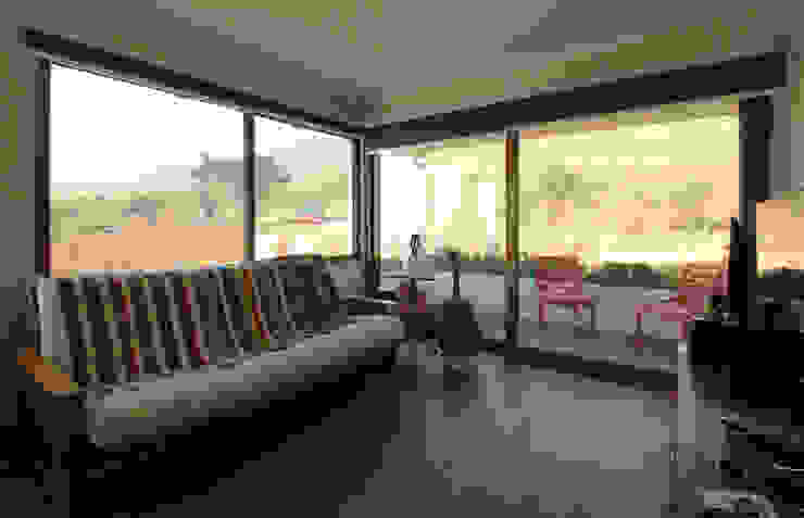 Estar familiar Carvallo & Asociados Arquitectos Livings de estilo colonial