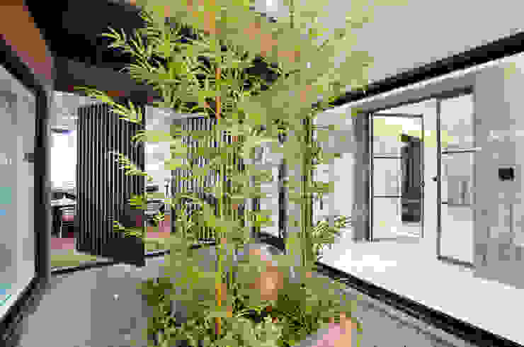 homify 모던스타일 발코니, 베란다 & 테라스