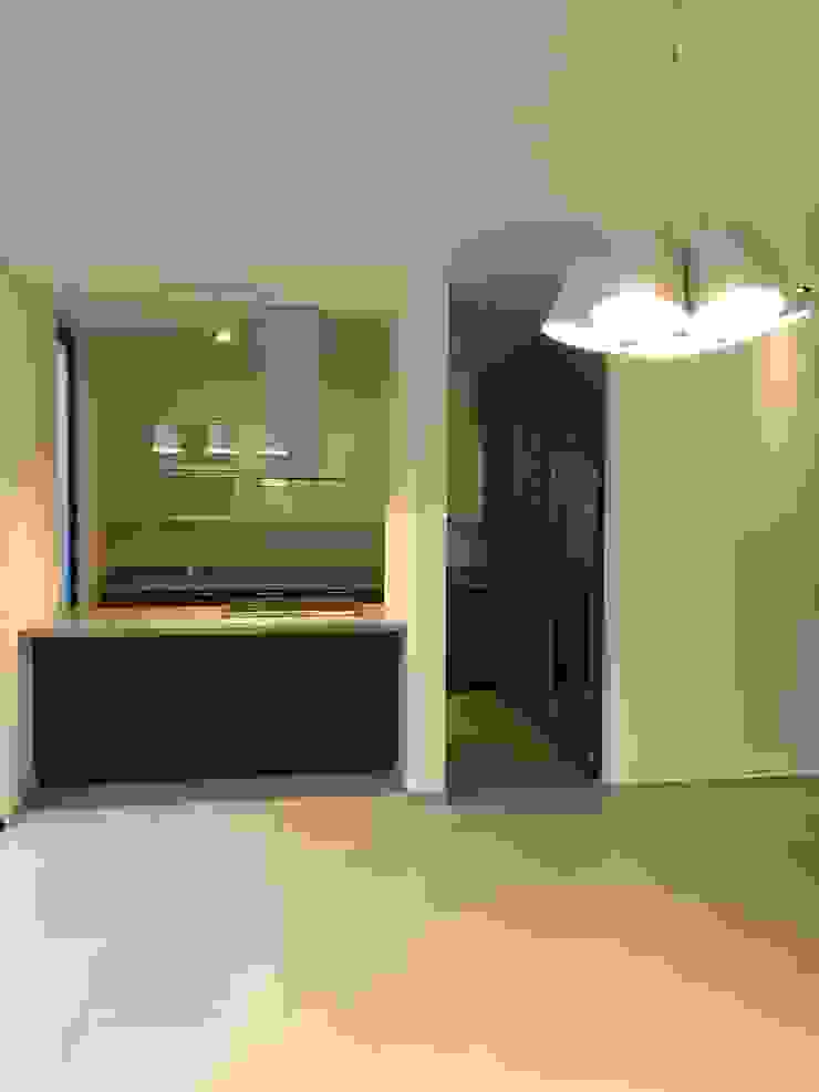 Alfagrama estudio Modern kitchen Wood Brown